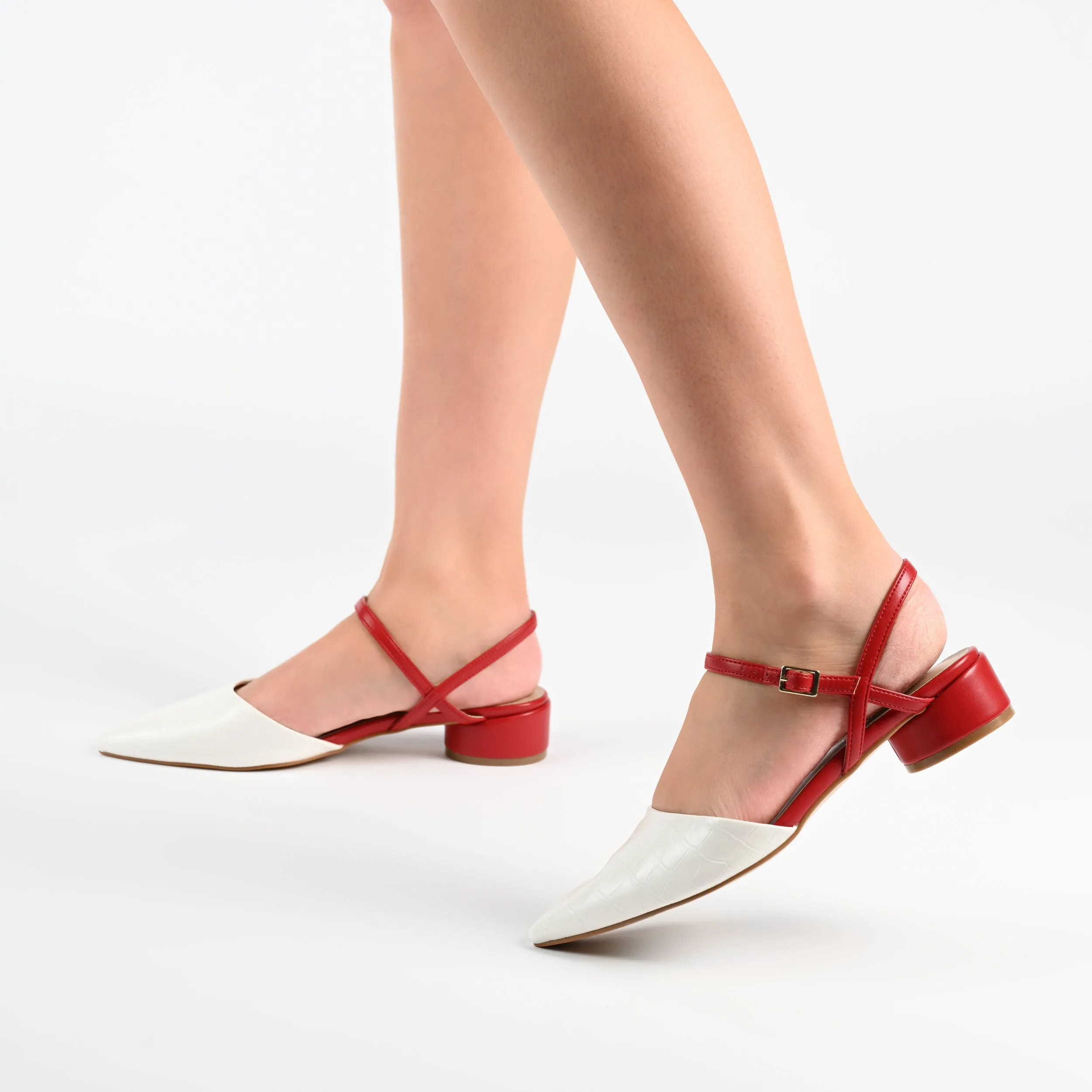Journee Collection Women's Brynn Pumps