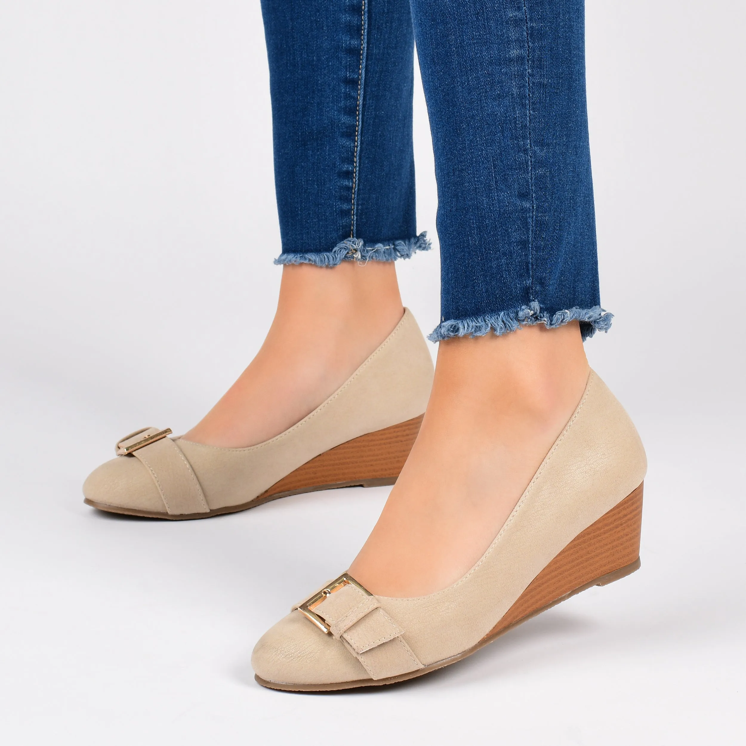 Journee Collection Women's Comfort Graysn Wedge