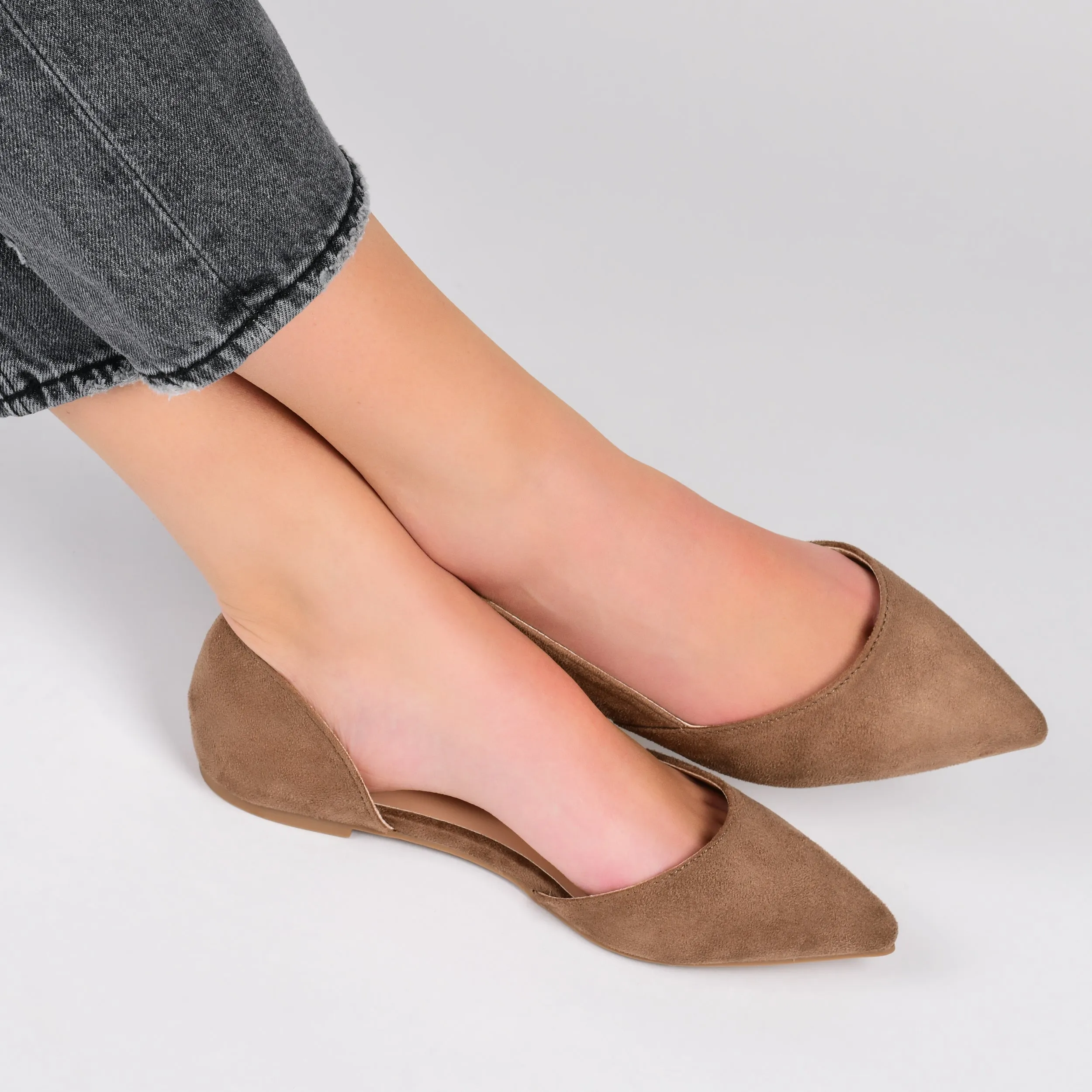 Journee Collection Women's Ester Flat