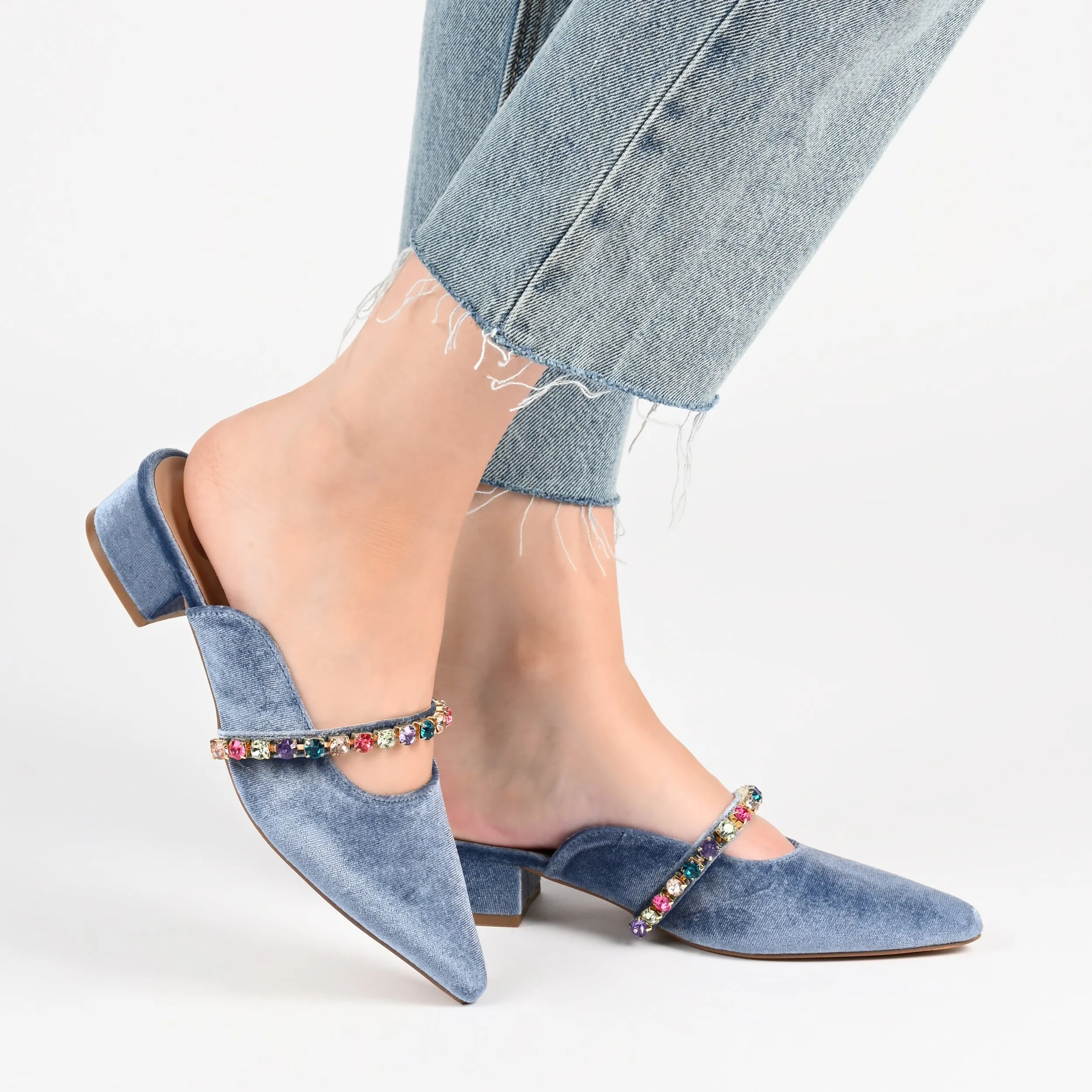 Journee Collection Women's Jewel Flat