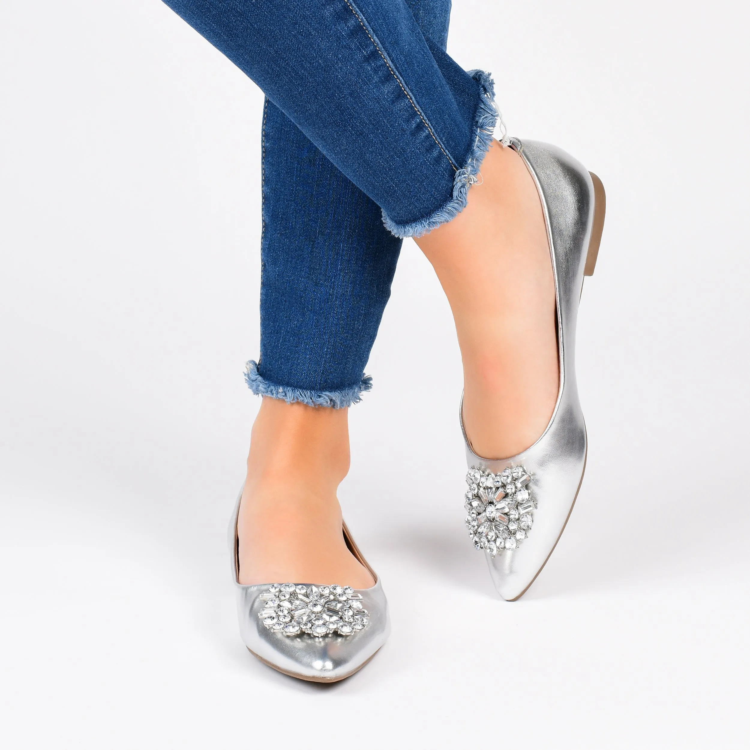 Journee Collection Women's Renzo Flat
