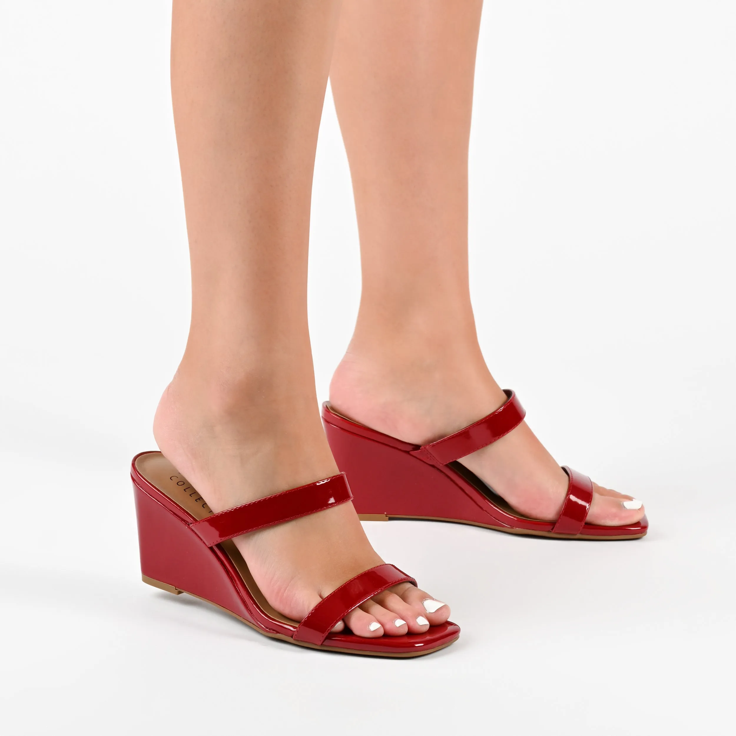 Journee Collection Women's Tru Comfort Foam Clover Wedge Sandals