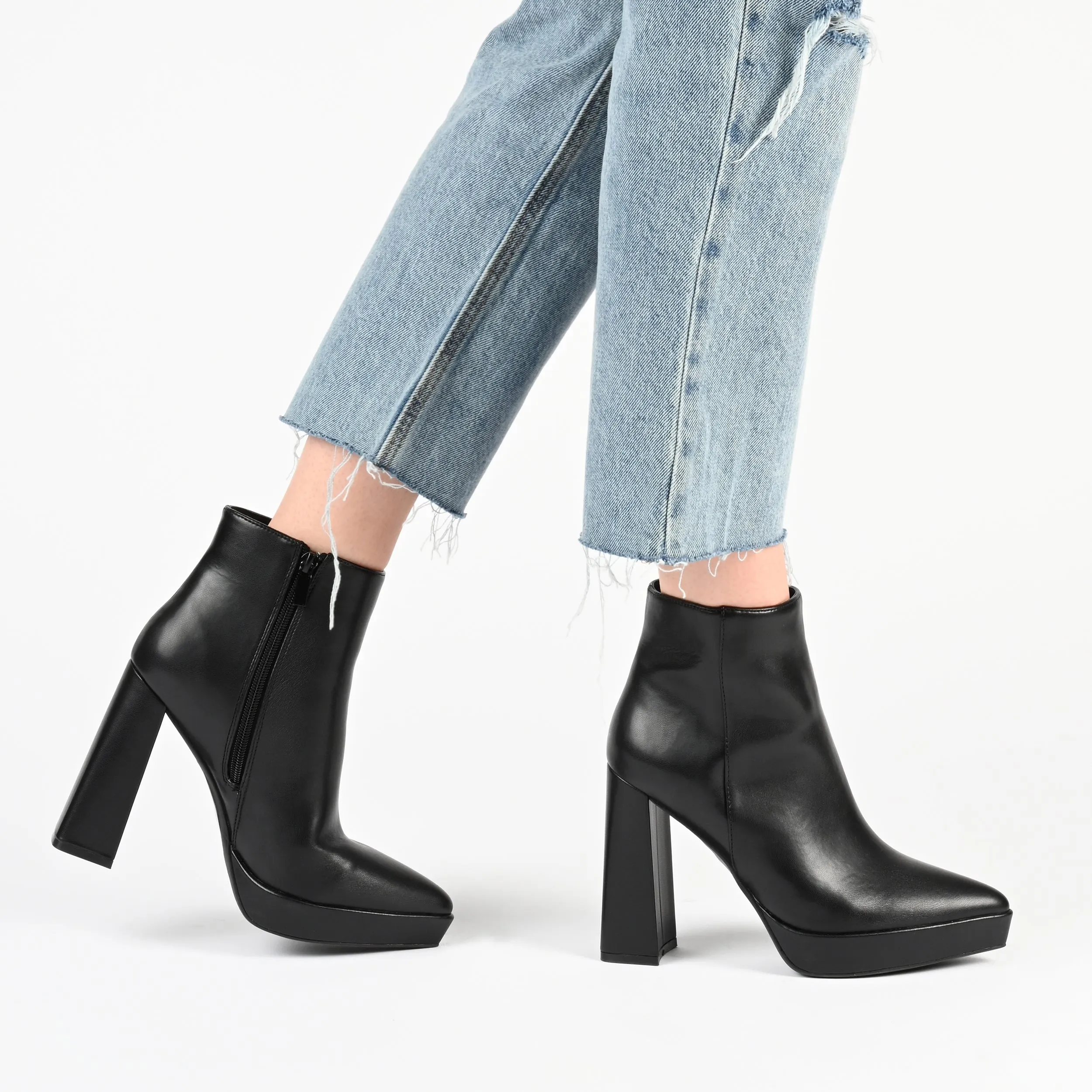 Journee Collection Women's Tru Comfort Foam Marnnie Bootie