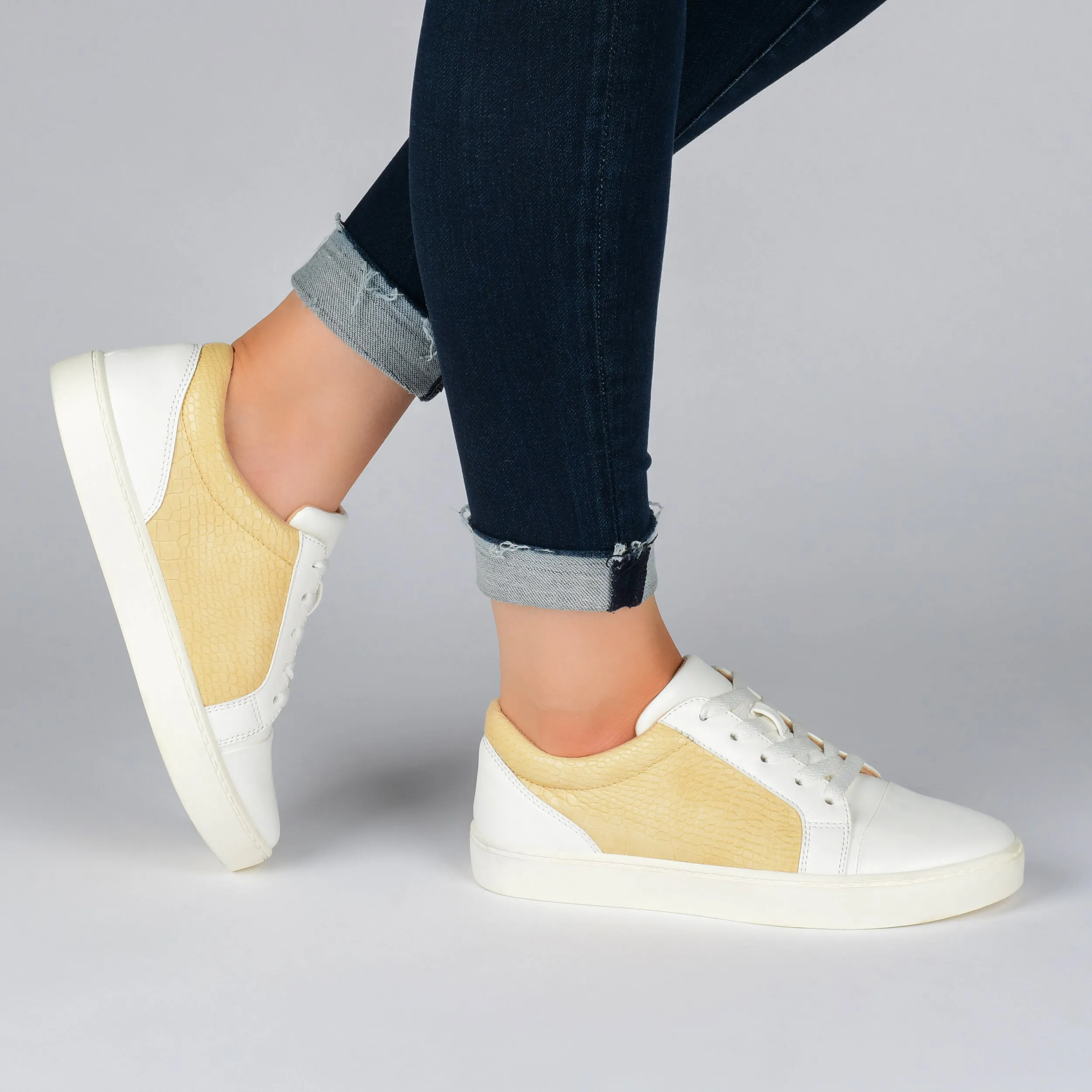 Journee Collection Women's Tru Comfort Foam Wide Width Lynz Sneakers