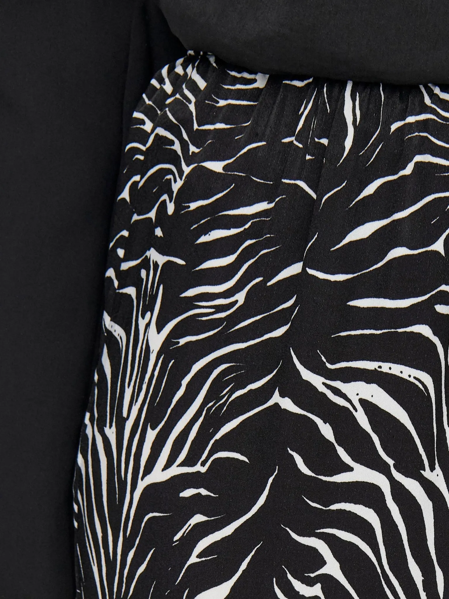 Mille Pants - Black w. White Stripes