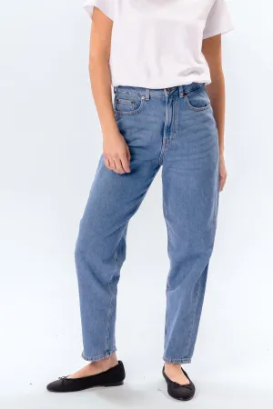 Performance Mom Jeans - Light Blue Denim