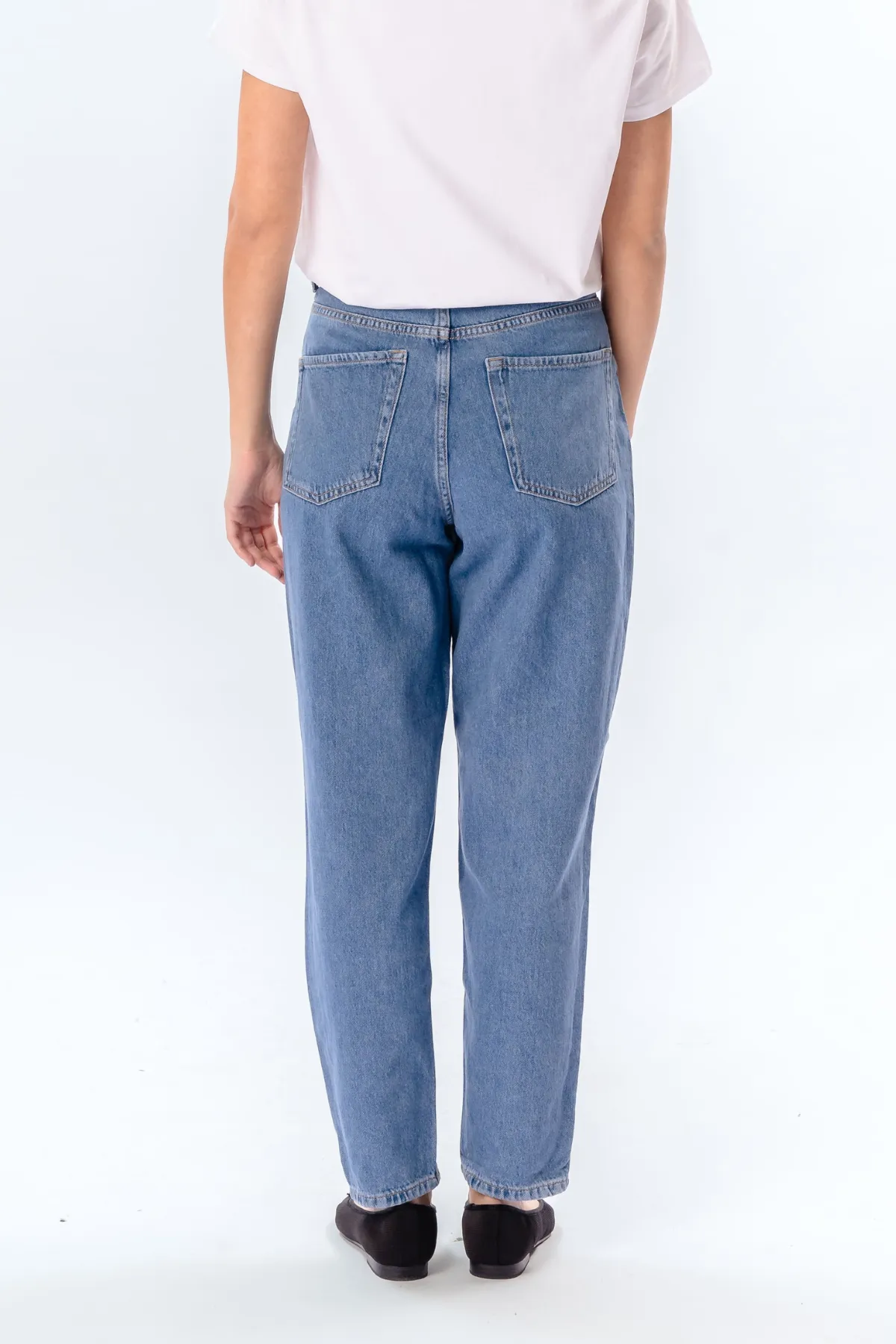 Performance Mom Jeans - Light Blue Denim