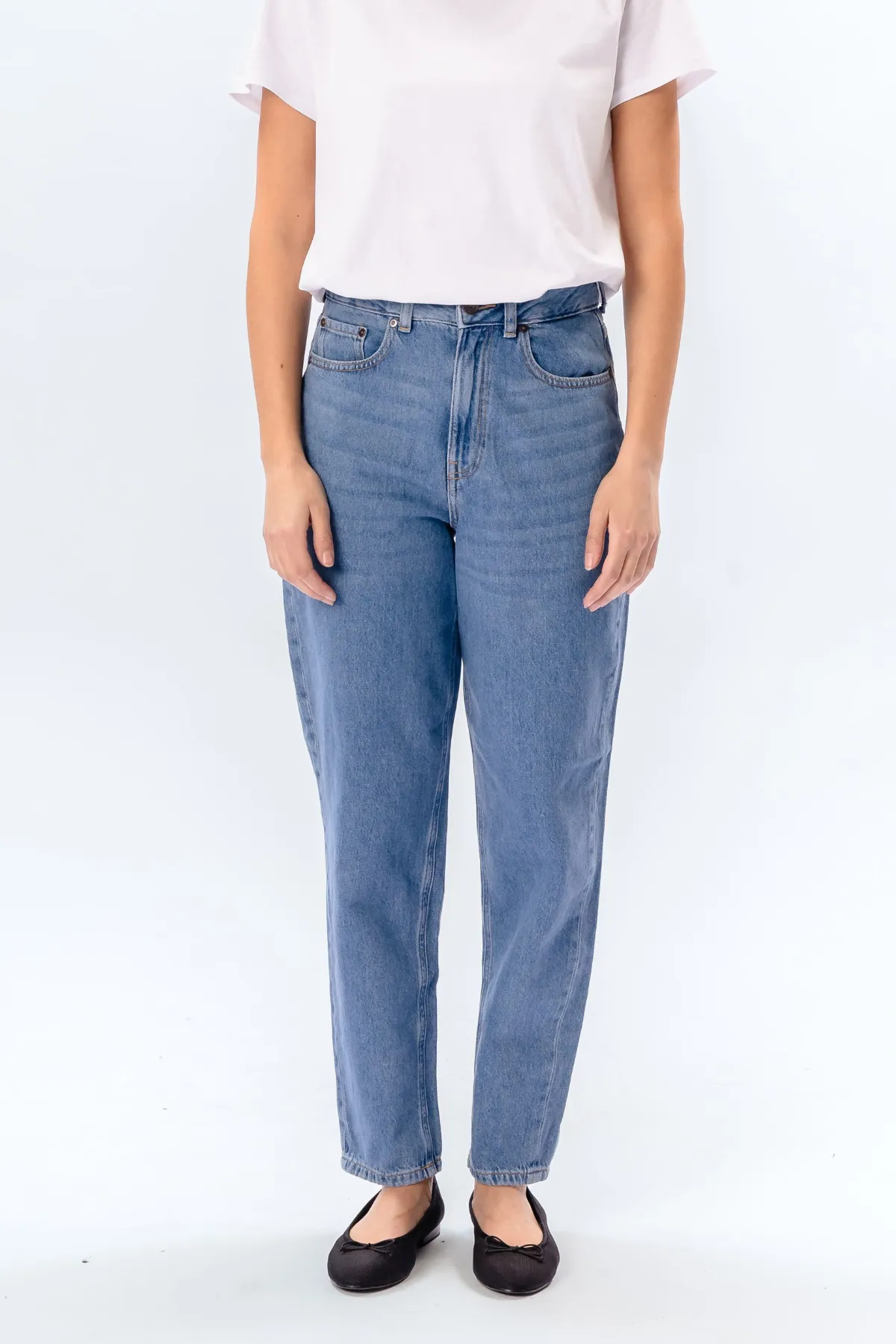 Performance Mom Jeans - Light Blue Denim