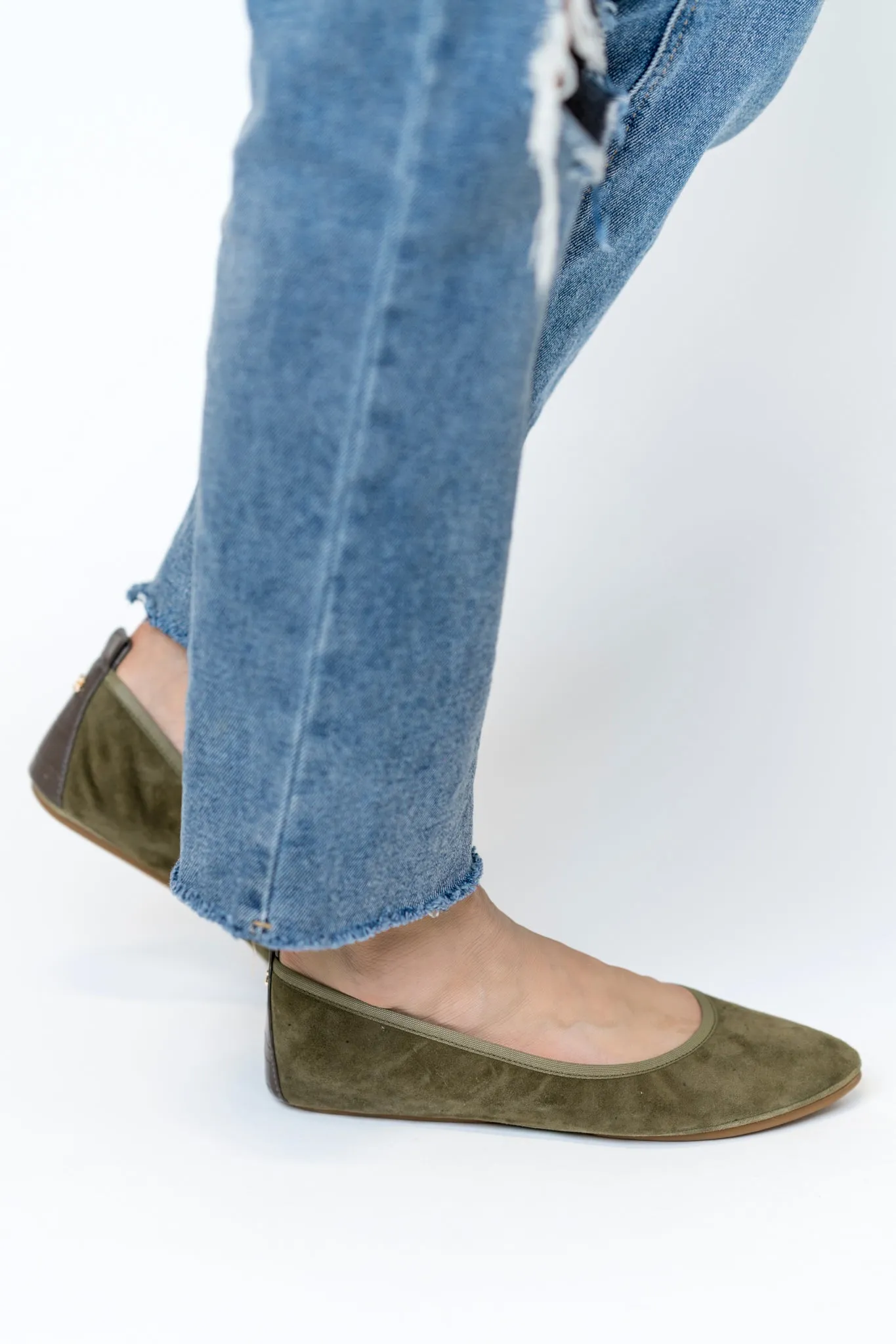 Vienna Pointed Toe Foldable Ballet Flat in Mud Suede