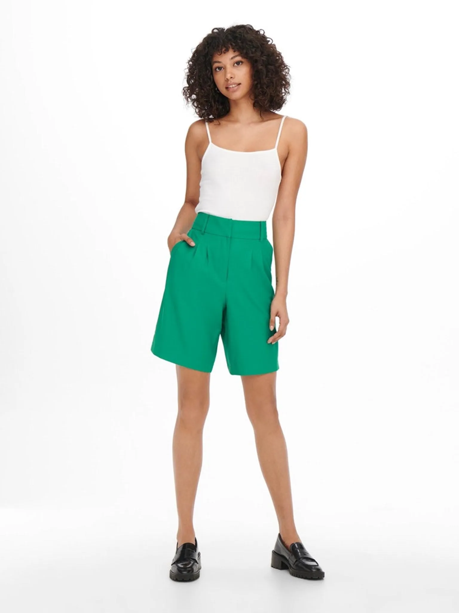 Violet Shorts - Pepper Green